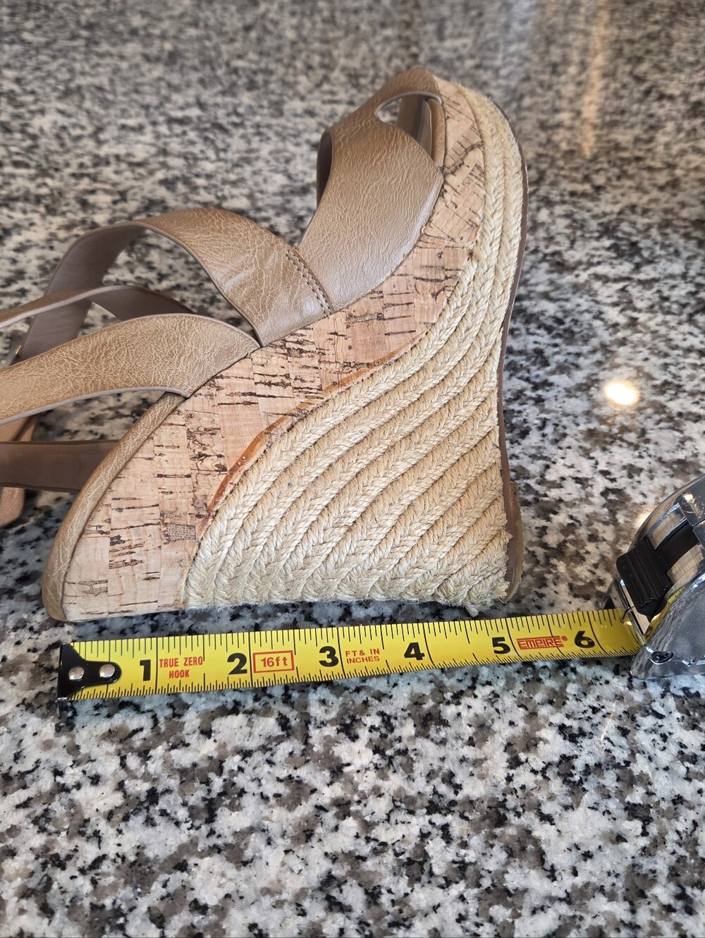 CHARLES BY CHARLES DAVID WOMEN'S WEDGE SANDAL - SIZE 10M - Picture 6 of 6